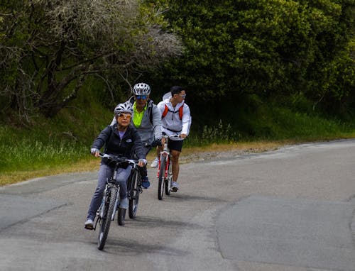 Základová fotografie zdarma na téma cyklista, helma, jízdní kolo