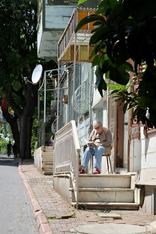 Darmowe zdjęcie z galerii z droga, kobieta, miasta