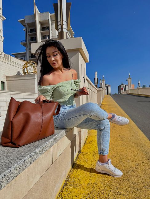 top épaules dénudées vert d'eau et jean, l'association la plus simple pour un jour de soleil 🌤️
#stylesimple #lookdujour #mint #blouse