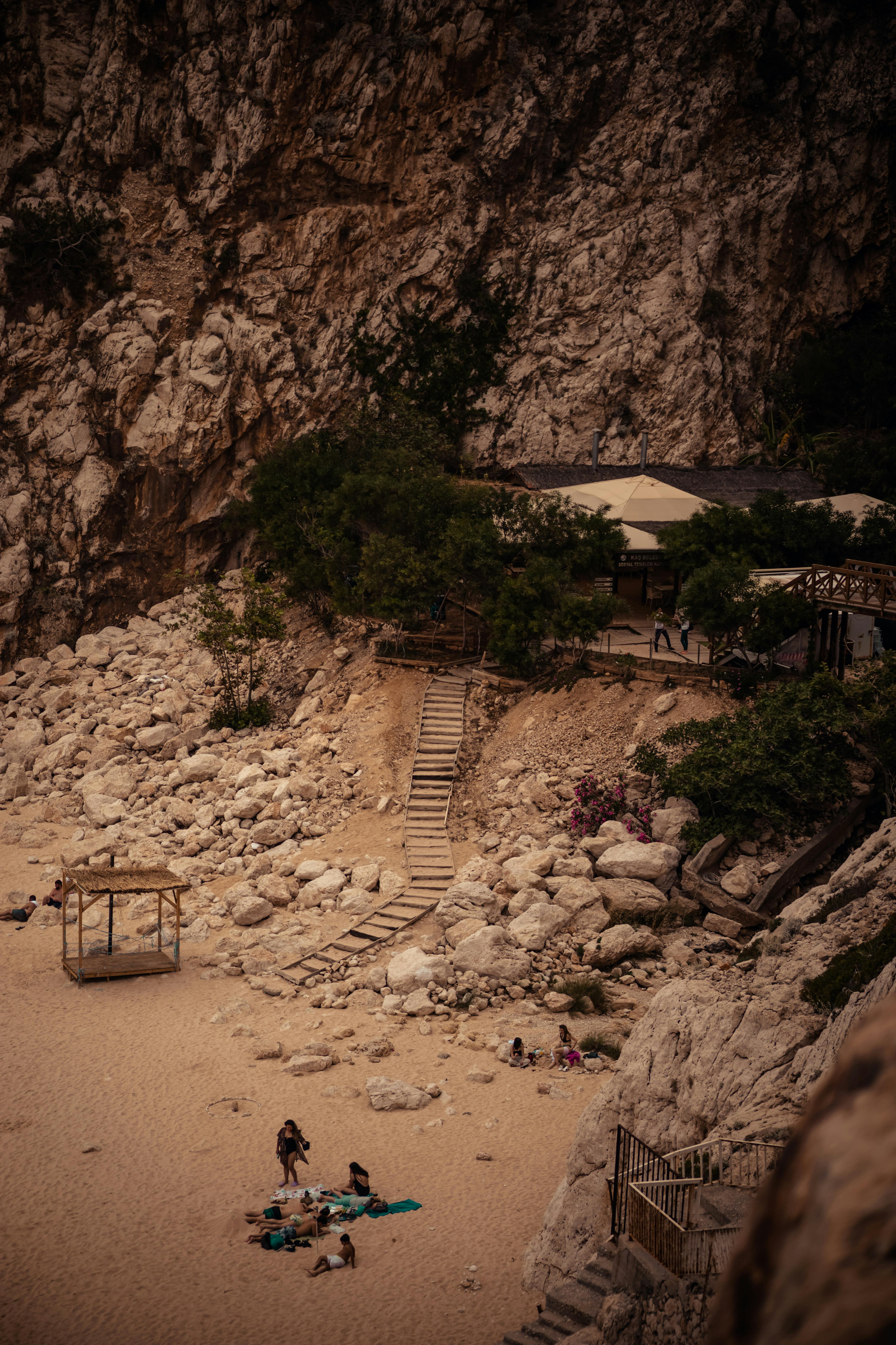 <b>Surga Tersembunyi: Destinasi Anti-Mainstream di Padang</b>