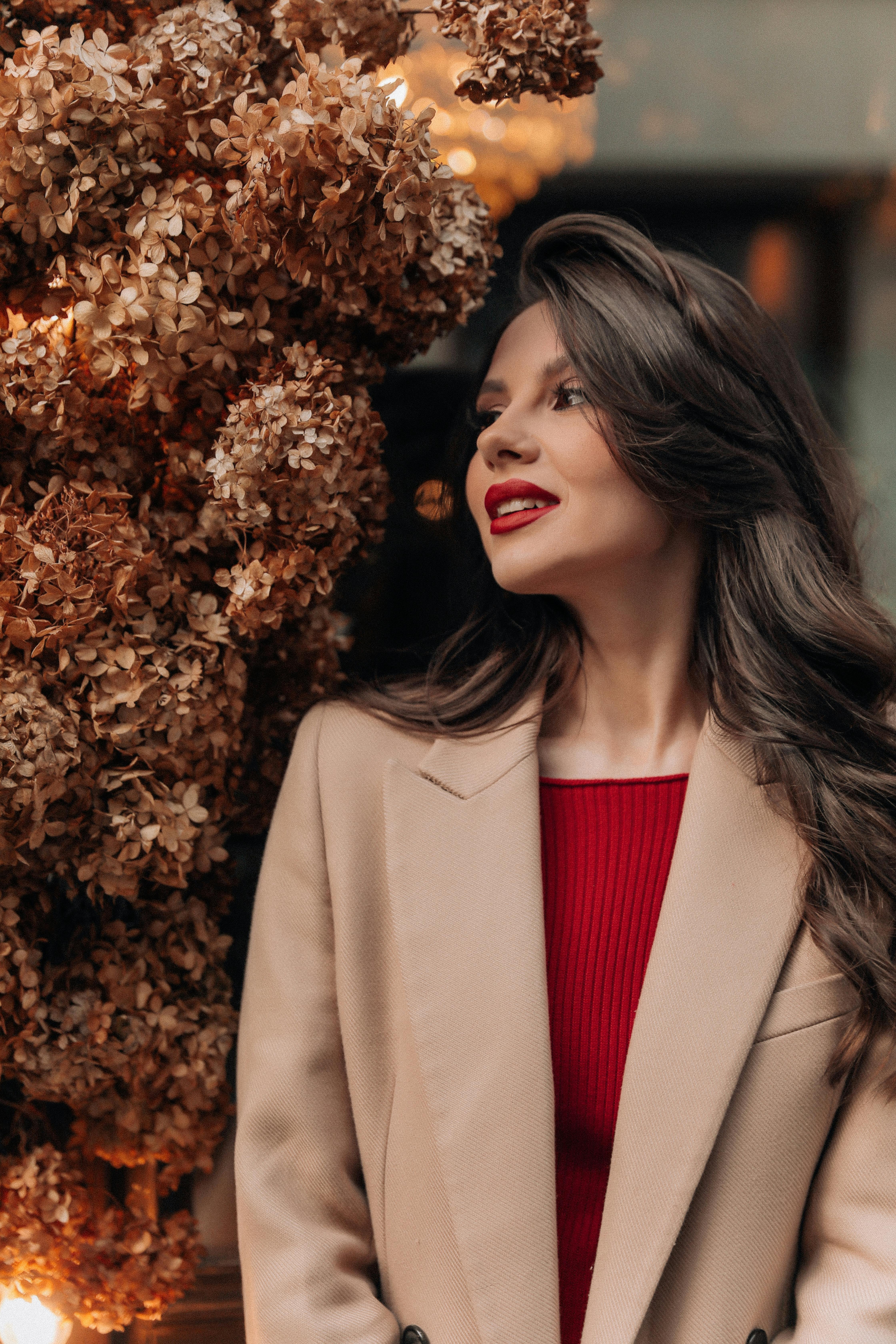 Gratis lagerfoto af afslappet, beige frakke, brunette Lagerfoto