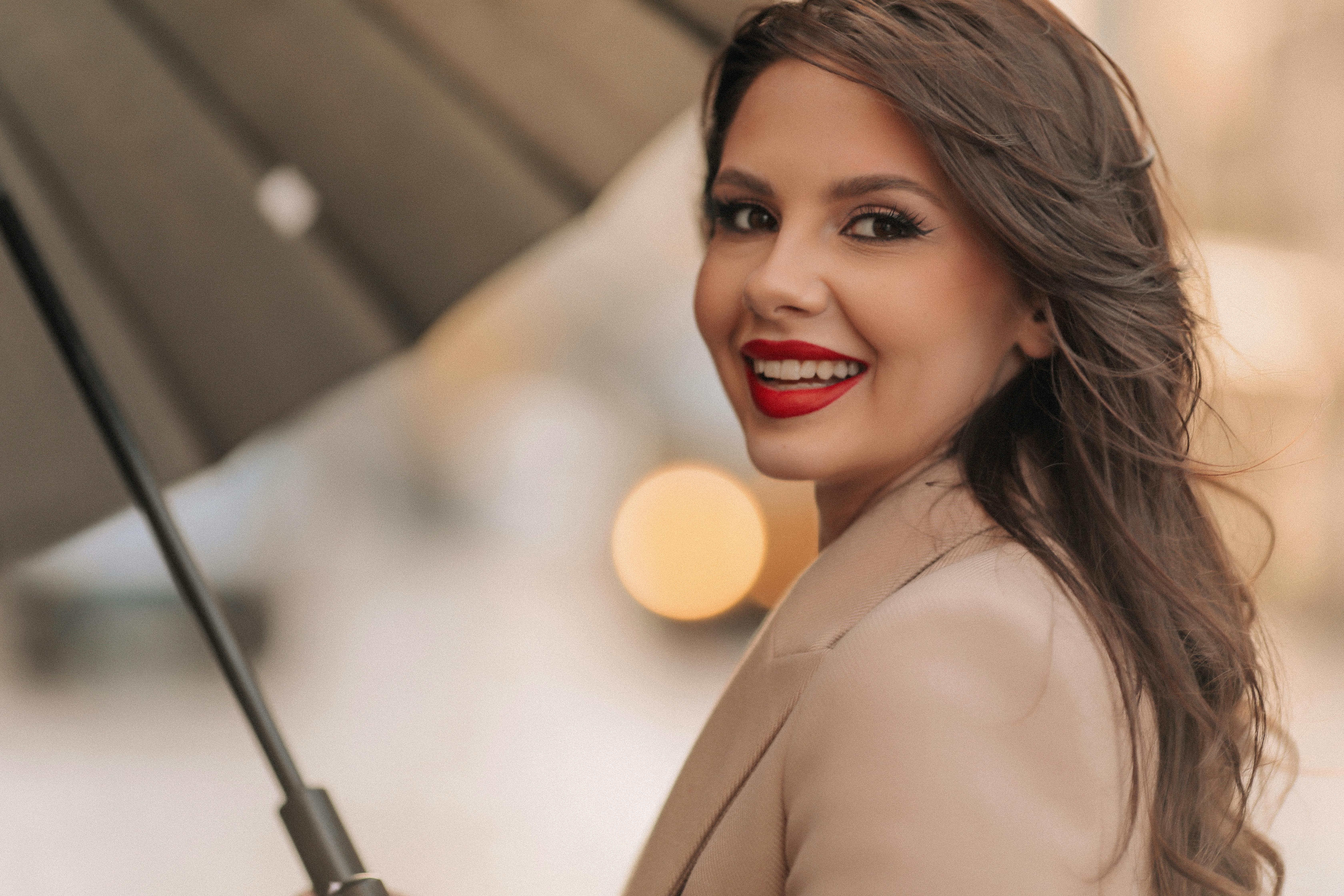 grátis Foto profissional grátis de abrigo, acessório, adulto jovem Foto profissional