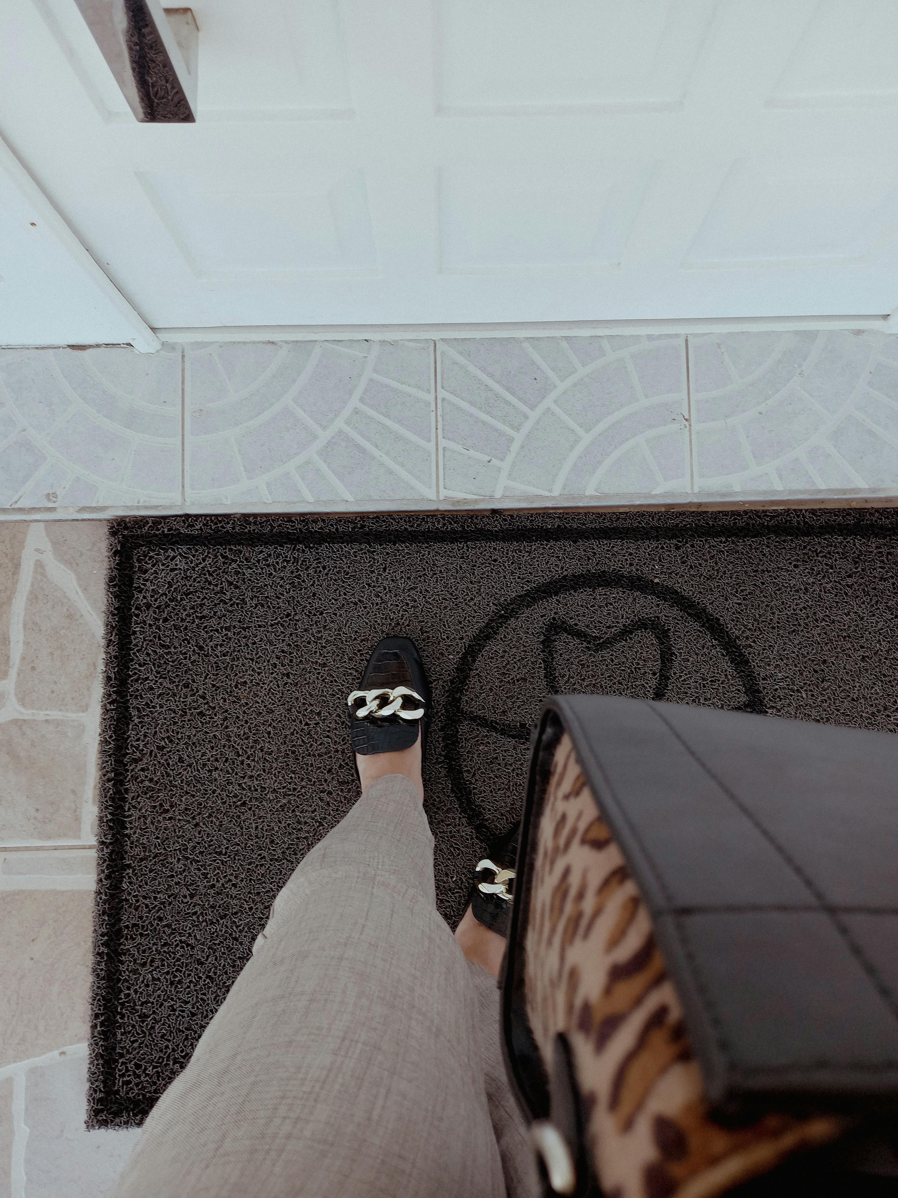 تمتع بأجواء أنيقة وأنثوية في منزلك مع مداخل مذهلة من شركة العالمية للديكور الحديث - أسلوب الديكور الحديث ومميزاته