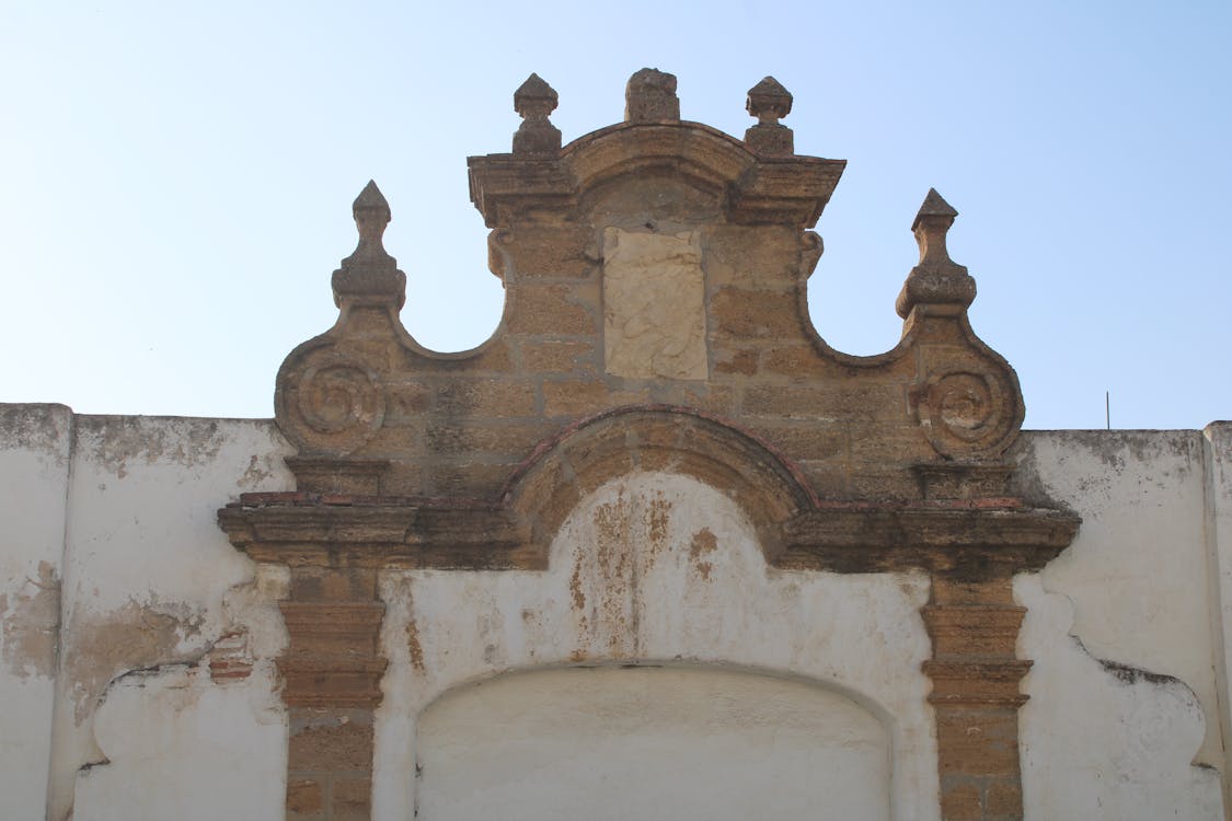 puerta de la salina de San Juan Bautista en San Fernando
