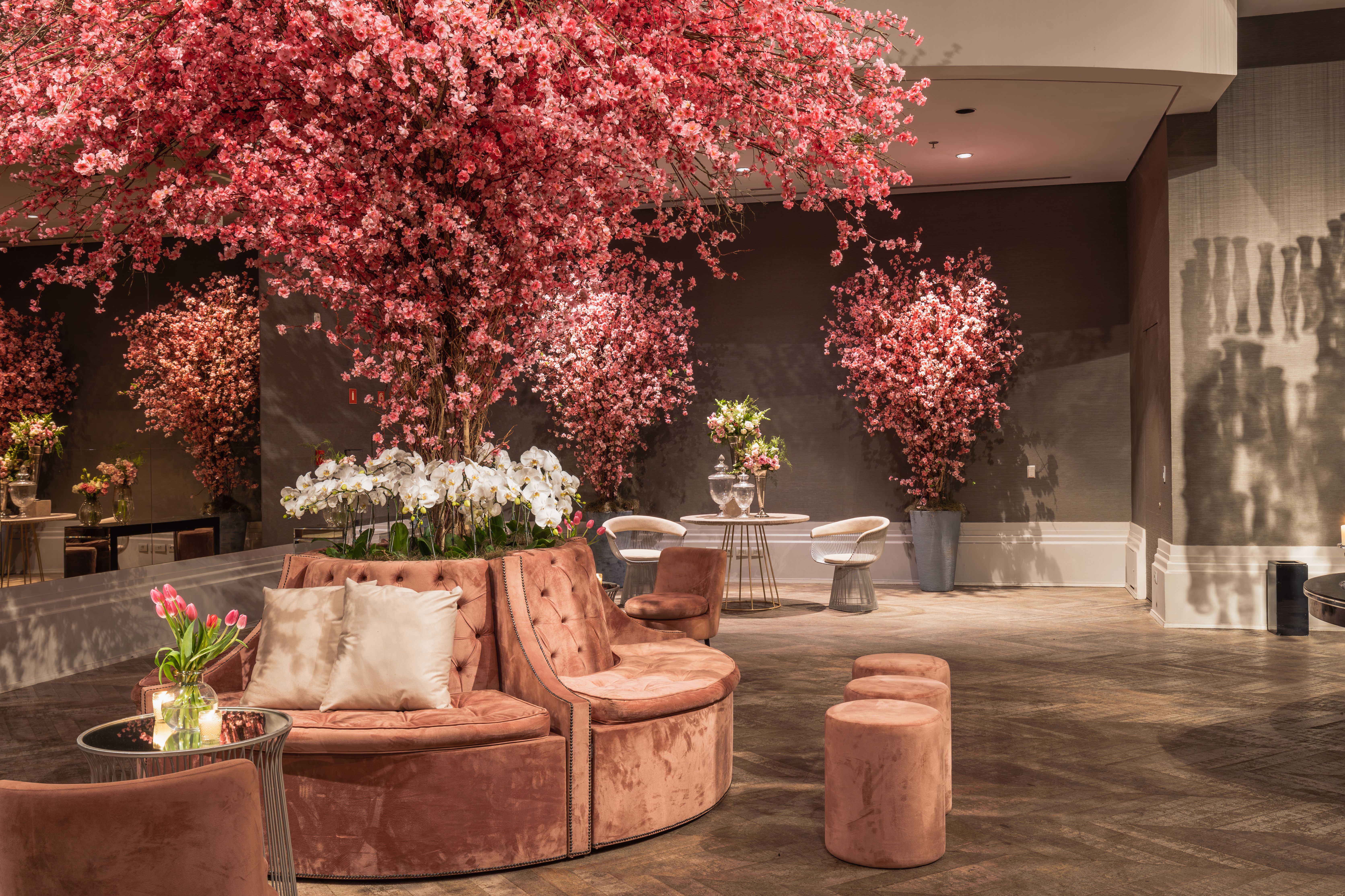 A sophisticated private club lounge with elegant furnishings and a professional business networking atmosphere.