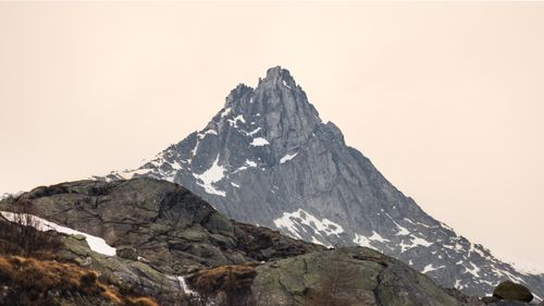 Free Scenic view of a snow-covered mountain peak in the Italian Alps, perfect for adventure imagery. Stock Photo