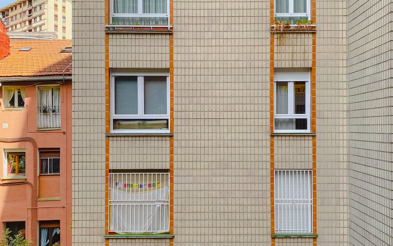 fachada de edificio de apartamentos
