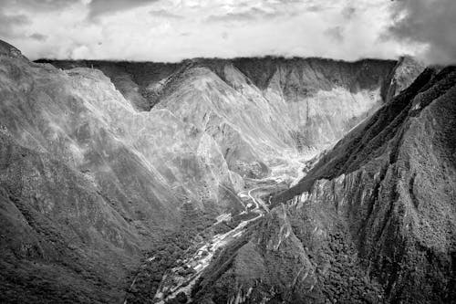 Gratis stockfoto met bergen, bergketen, grayscale