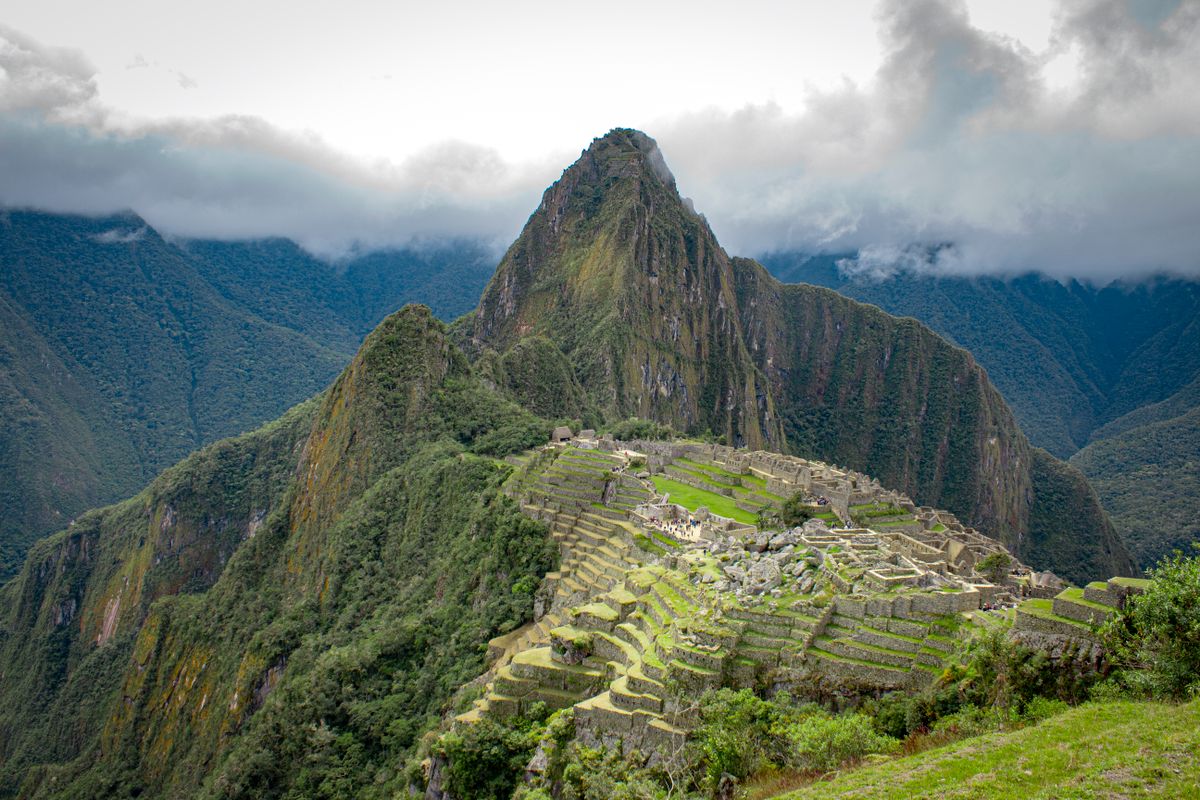 Machu Picchu y nubes