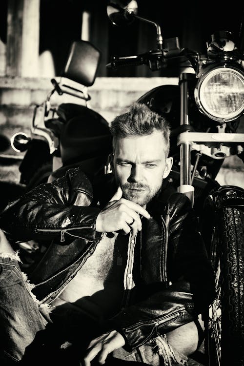 Free Man in Leather Jacket in Black and White Stock Photo