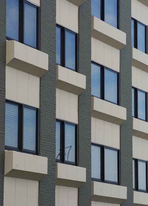 Gratis stockfoto met appartementen, balkons, buitenkant van het gebouw