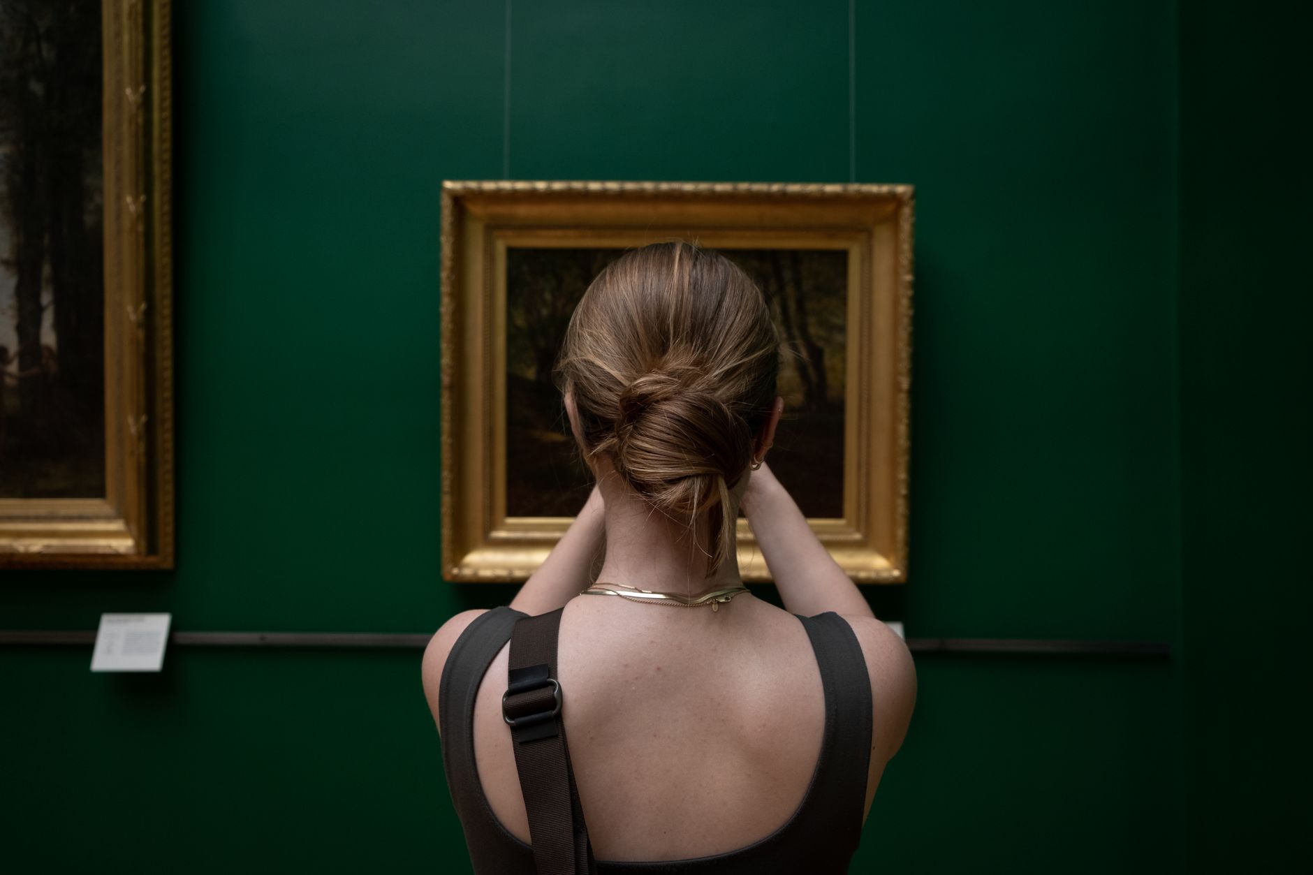 How Digital Transformation Fueled a 300% Surge in Online Art Auction Sales: A Case Study on Market Trends and Impact