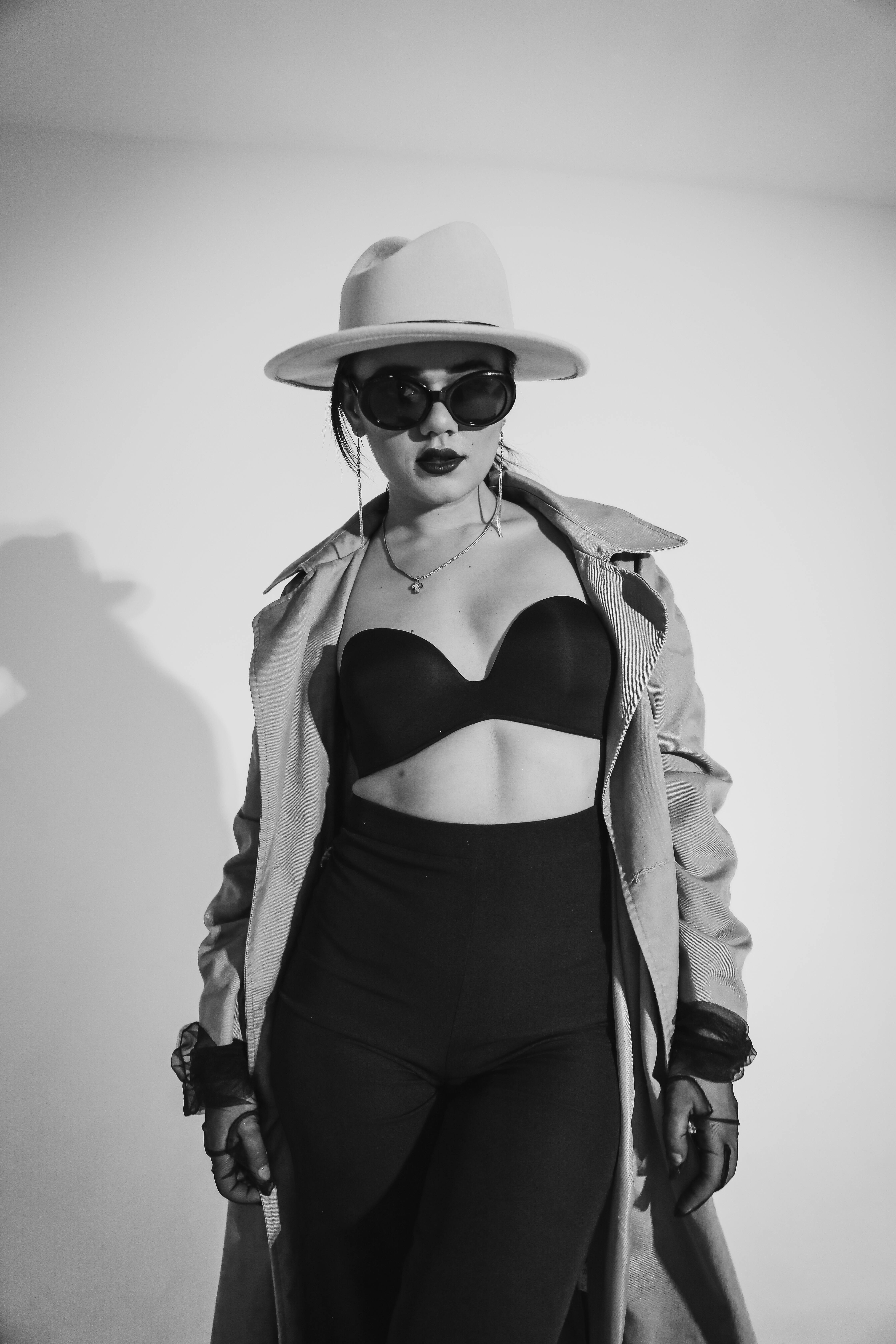 bezplatná Základová fotografie zdarma na téma černobílý, couture, doplňky Základová fotografie