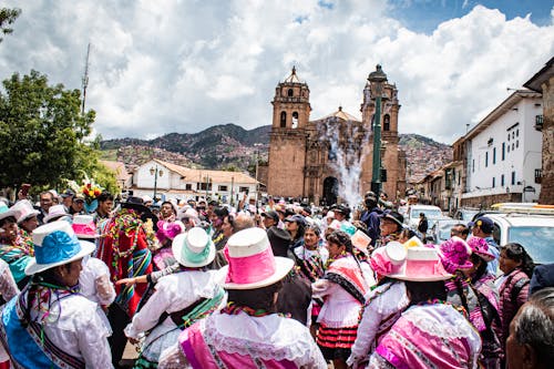 Fotobanka s bezplatnými fotkami na tému budovy, cusco, dav ľudí
