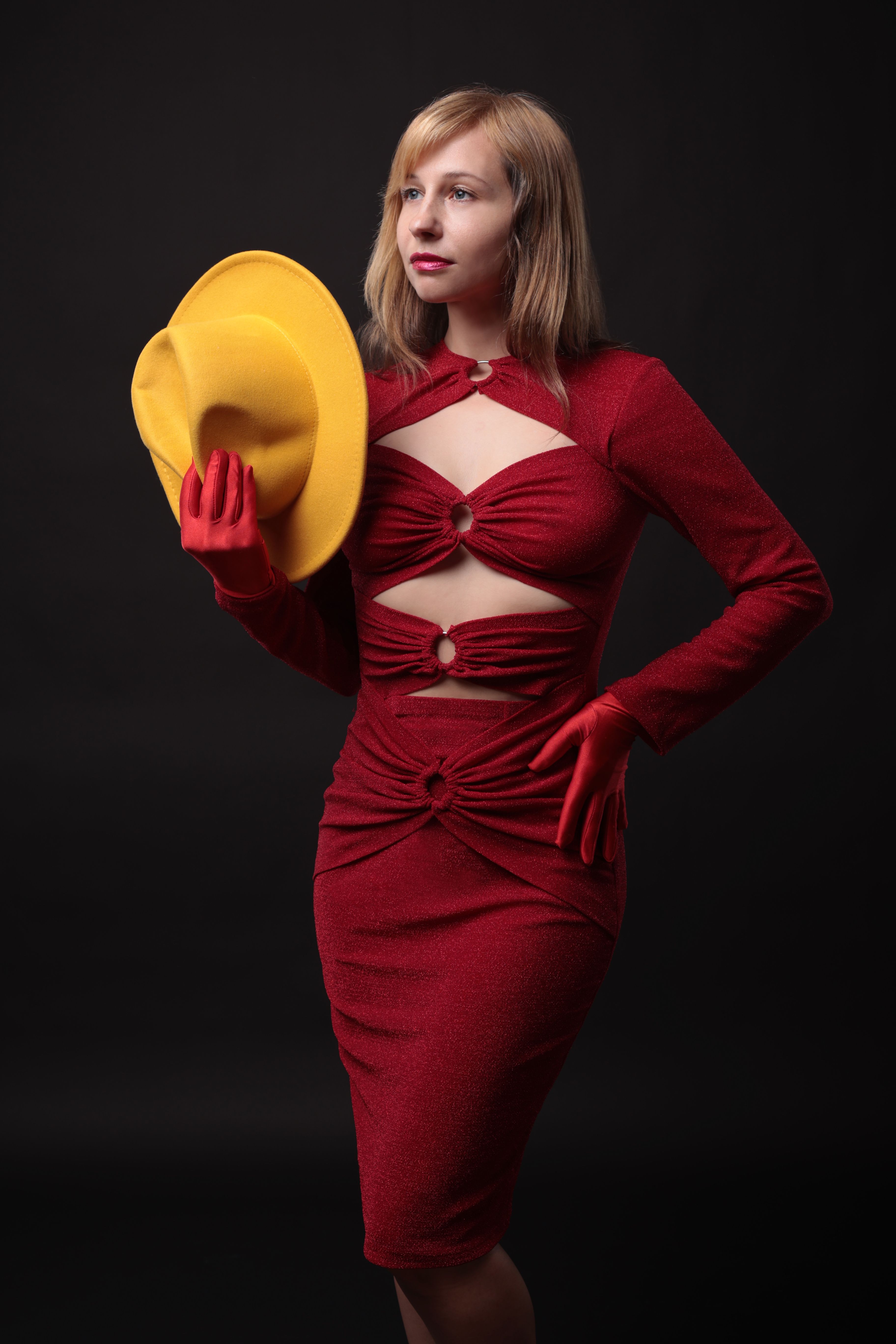 GLAMOUR POSING visual data 8