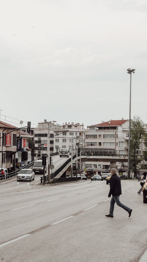 Ingyenes stockfotó átkelés, autók, épületek témában