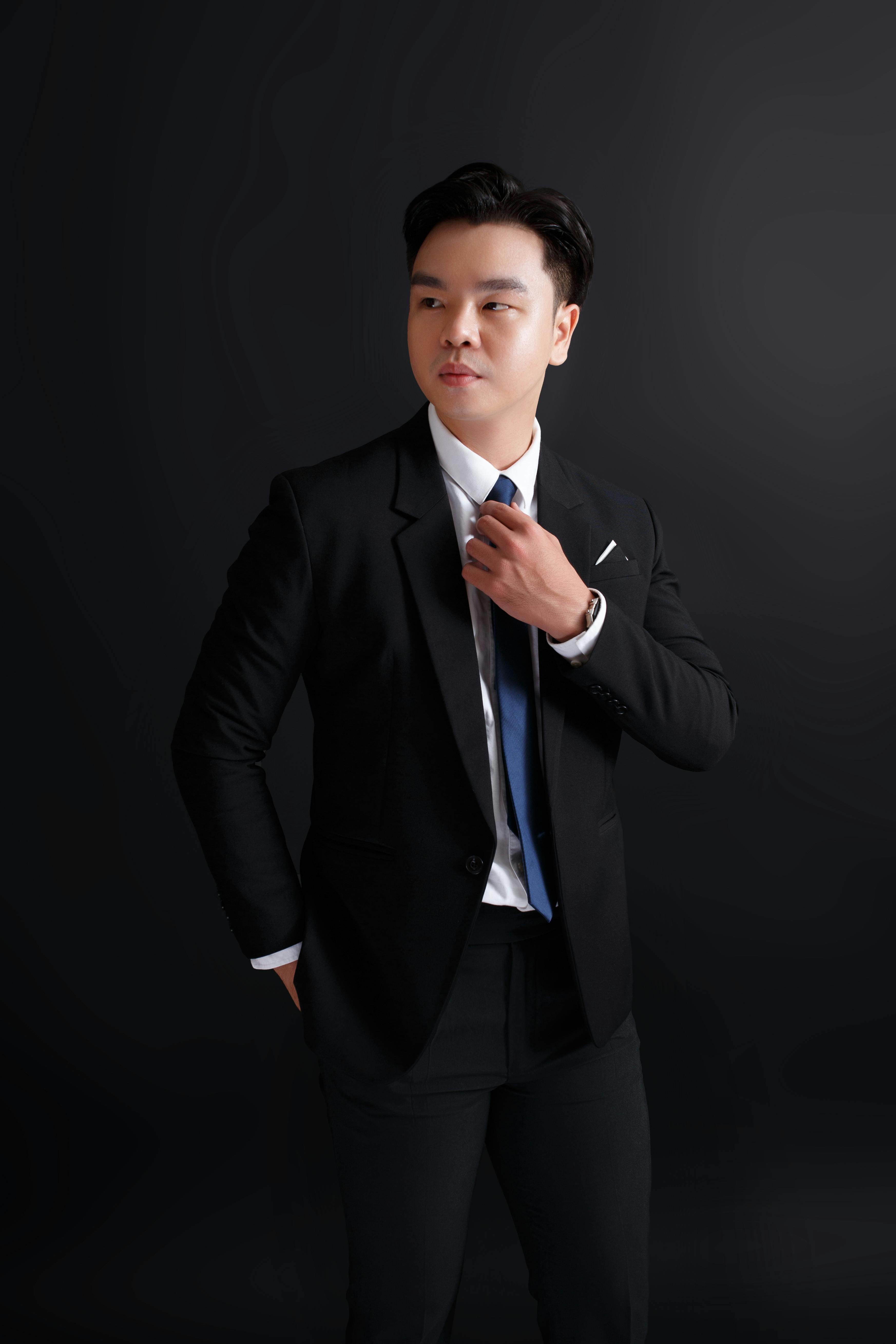 Gratis Foto stok gratis anggun, background hitam, bergaya Foto Stok