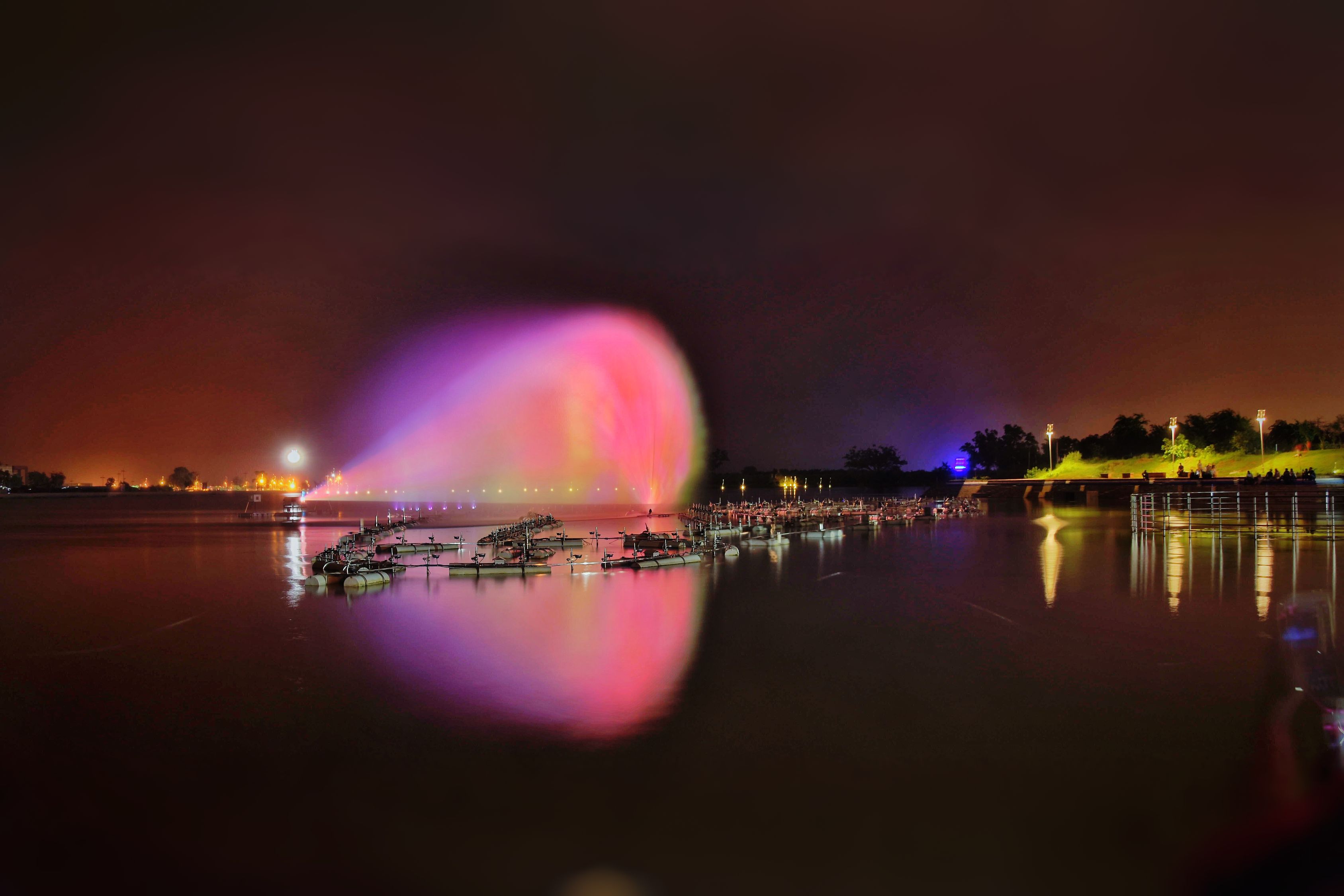 晚上的大海是什么颜色的 pexels-photo-1705402.jpeg?auto=compress&cs=tinysrgb&h=750&w=1260&dpr=3