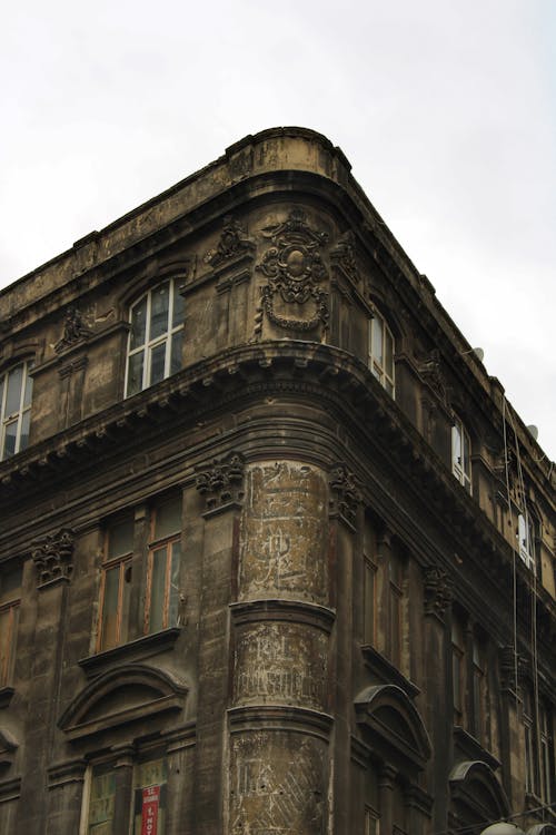 Old Residential Building in Eminonu district, Istanbul, Turkey 