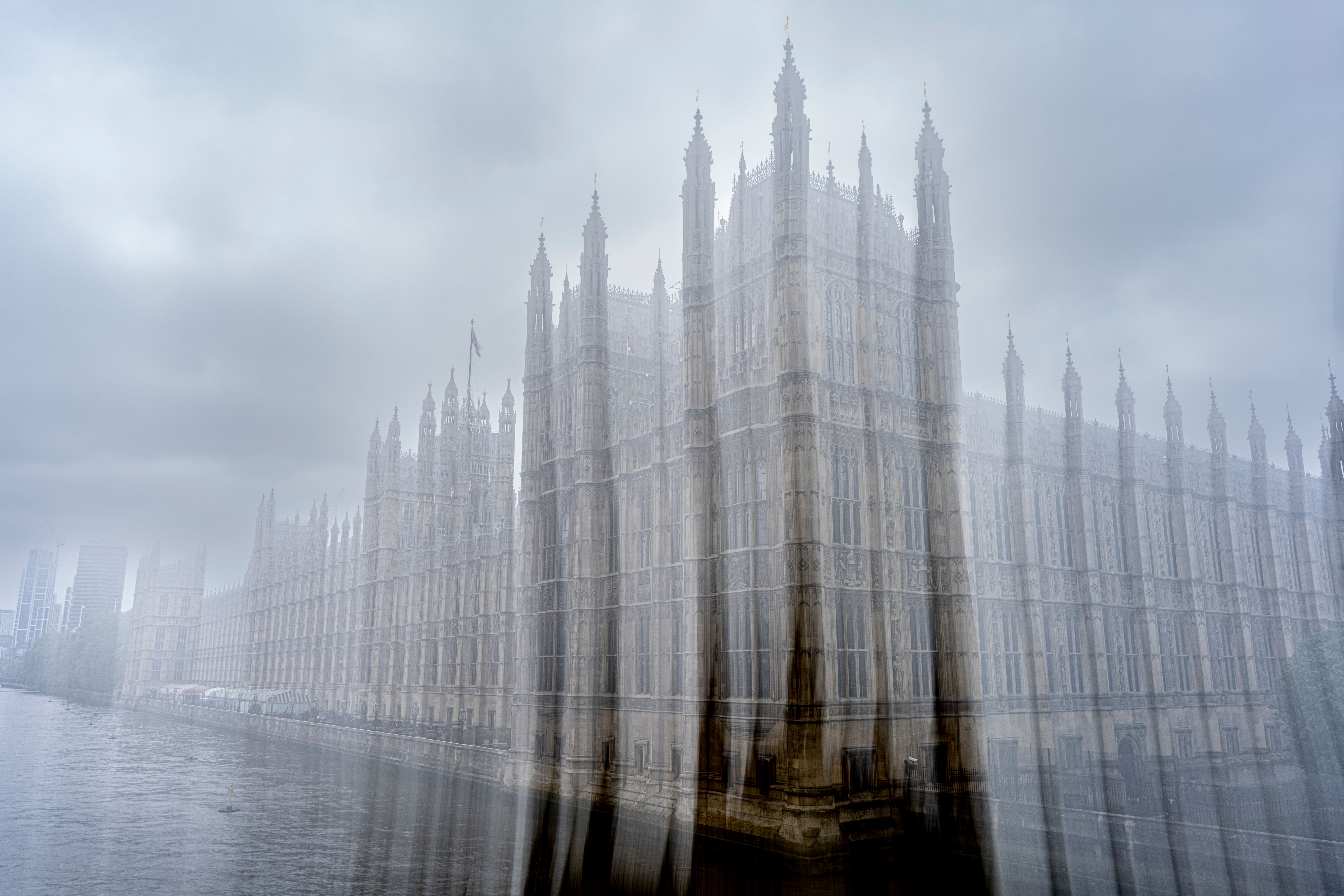 Westminster Londra sabah bulutlu gri gökyüzü