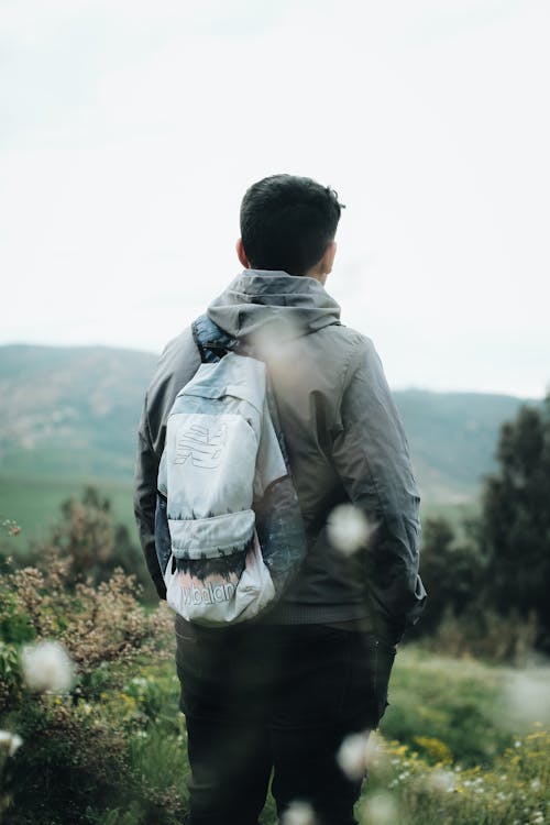 Kostenloses Stock Foto zu außerorts, jacke, kurzes haar