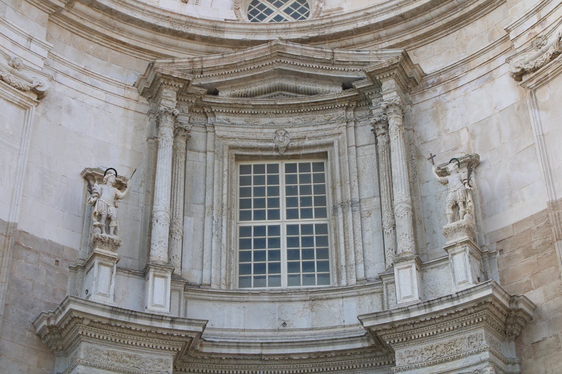 fachada exterior de la Catedral de Cádiz