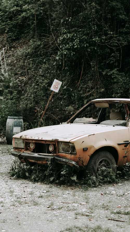 Fotos de stock gratuitas de abandonado, chatarra, coche