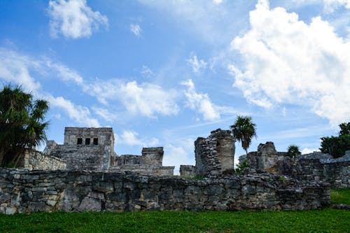 Free Castle Ruins on a Field  Stock Photo