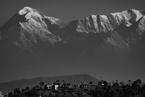Foto d'estoc gratuïta de blanc i negre, fons de pantalla, muntanyes