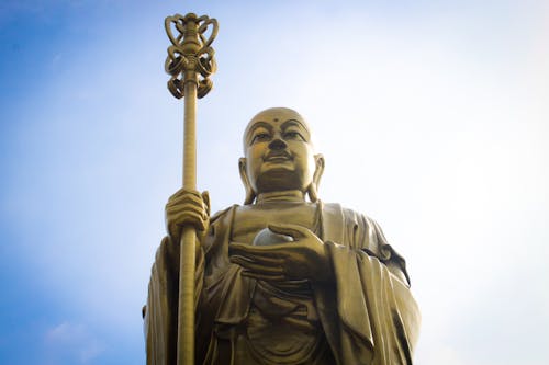 Kostenloses Stock Foto zu aufnahme von unten, bronze, buddha