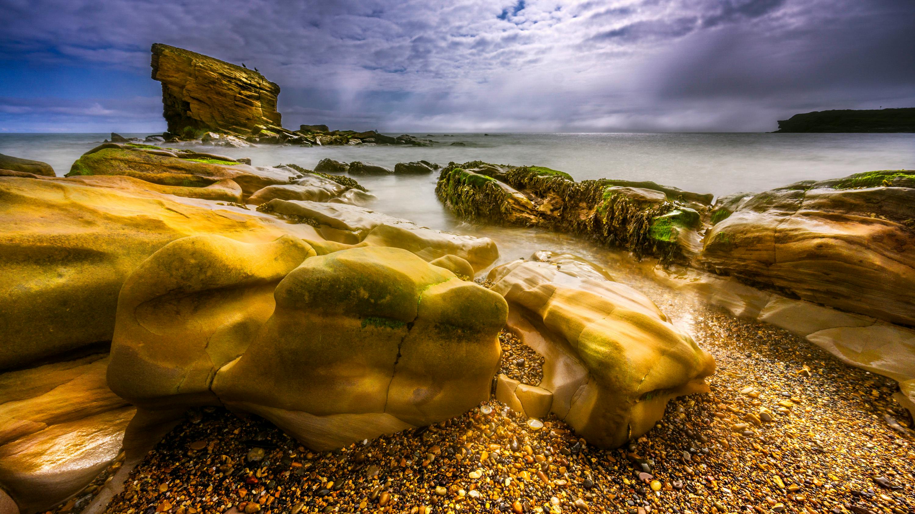 Gambar Pemandangan Di Tepi Laut