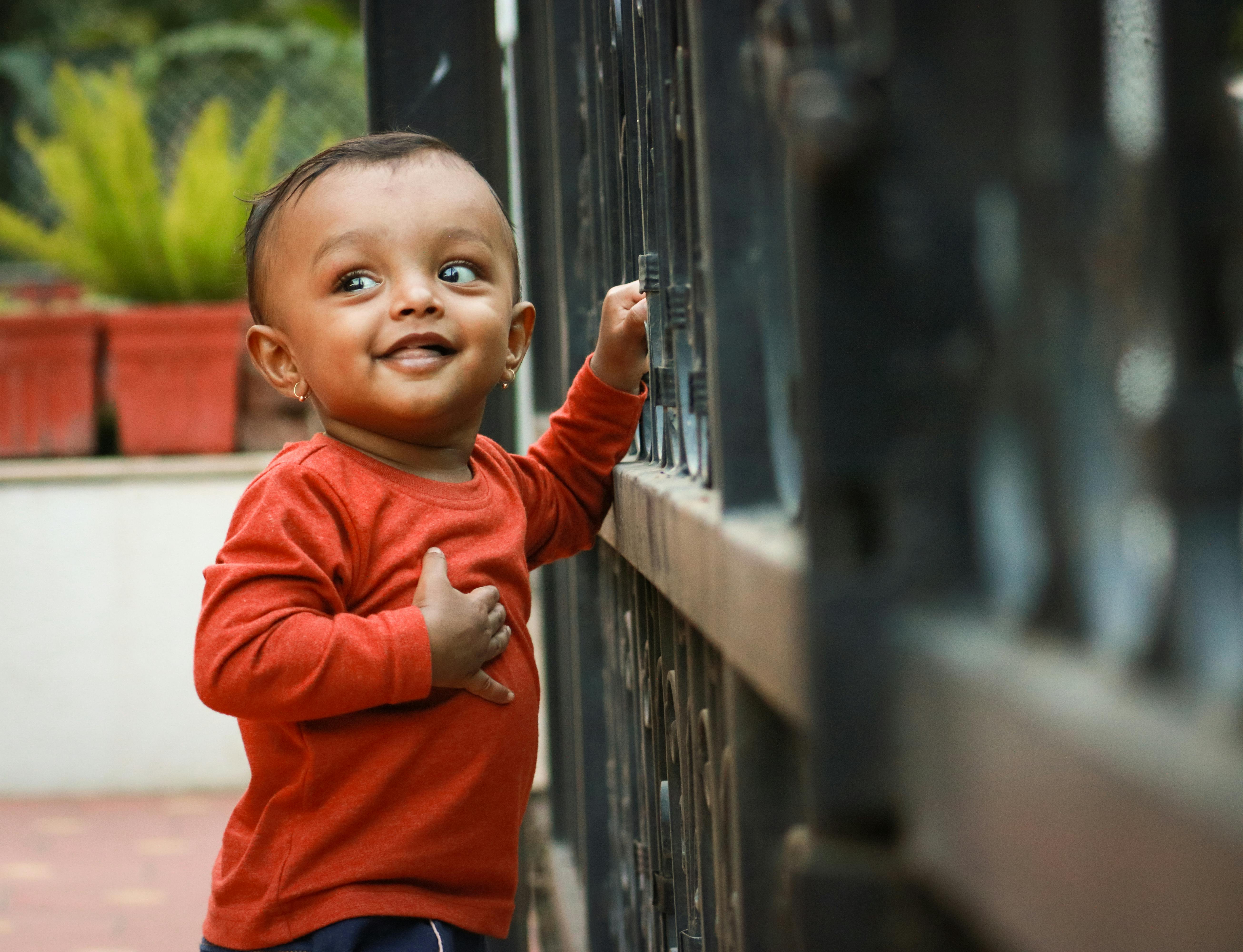 baby candid photography