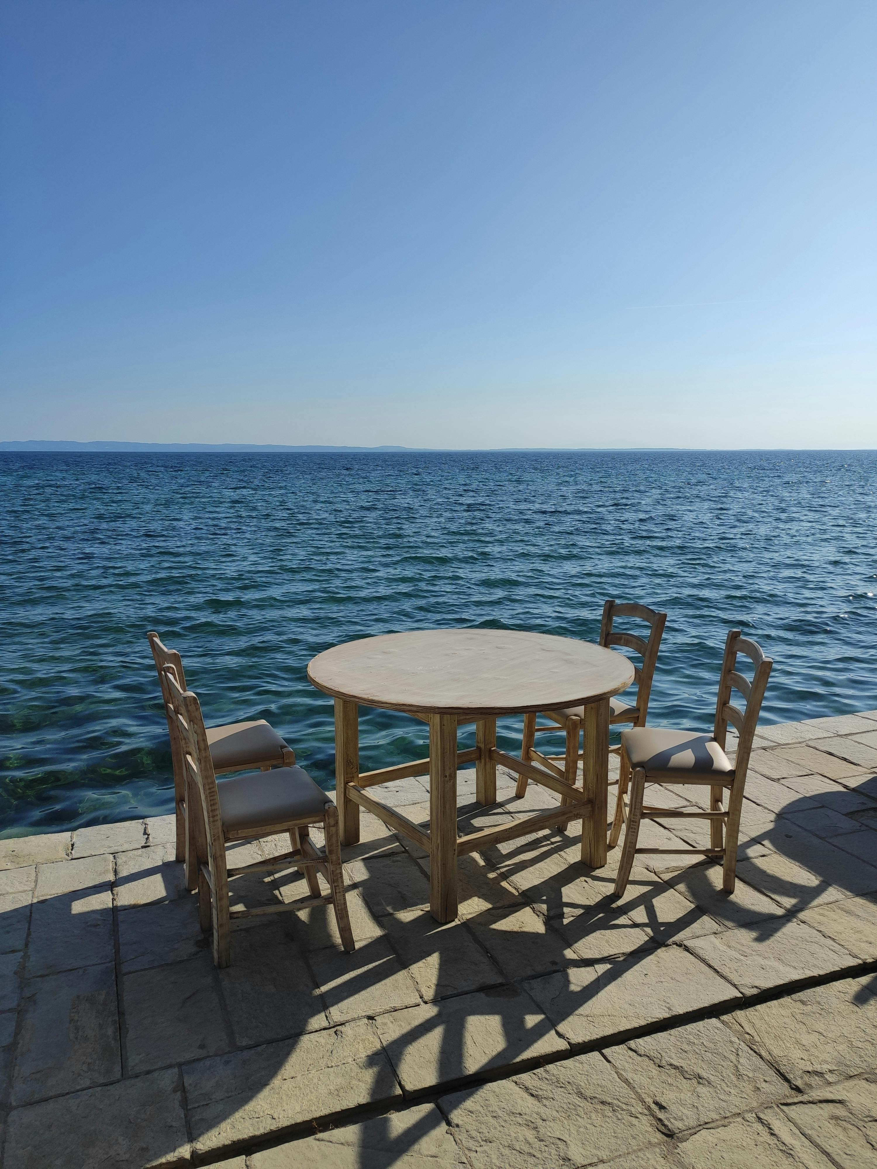 Shell Oil Station · Free Stock Photo