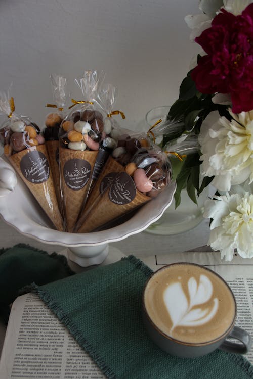 Fotobanka s bezplatnými fotkami na tému cappuccino, čokoláda, dezert