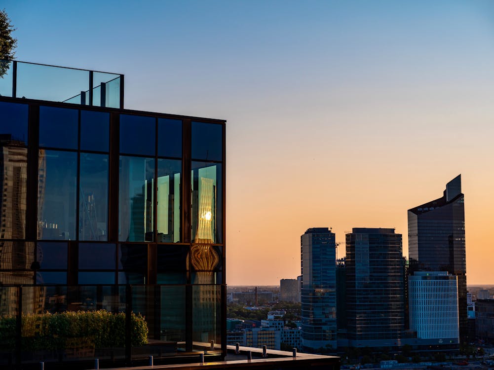 Fotobanka s bezplatnými fotkami na tému centrum mesta, moderná architektúra, mrakodrap