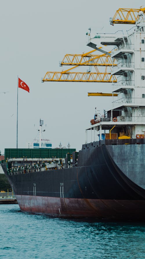 Foto profissional grátis de amplo, bandeira turca, barco