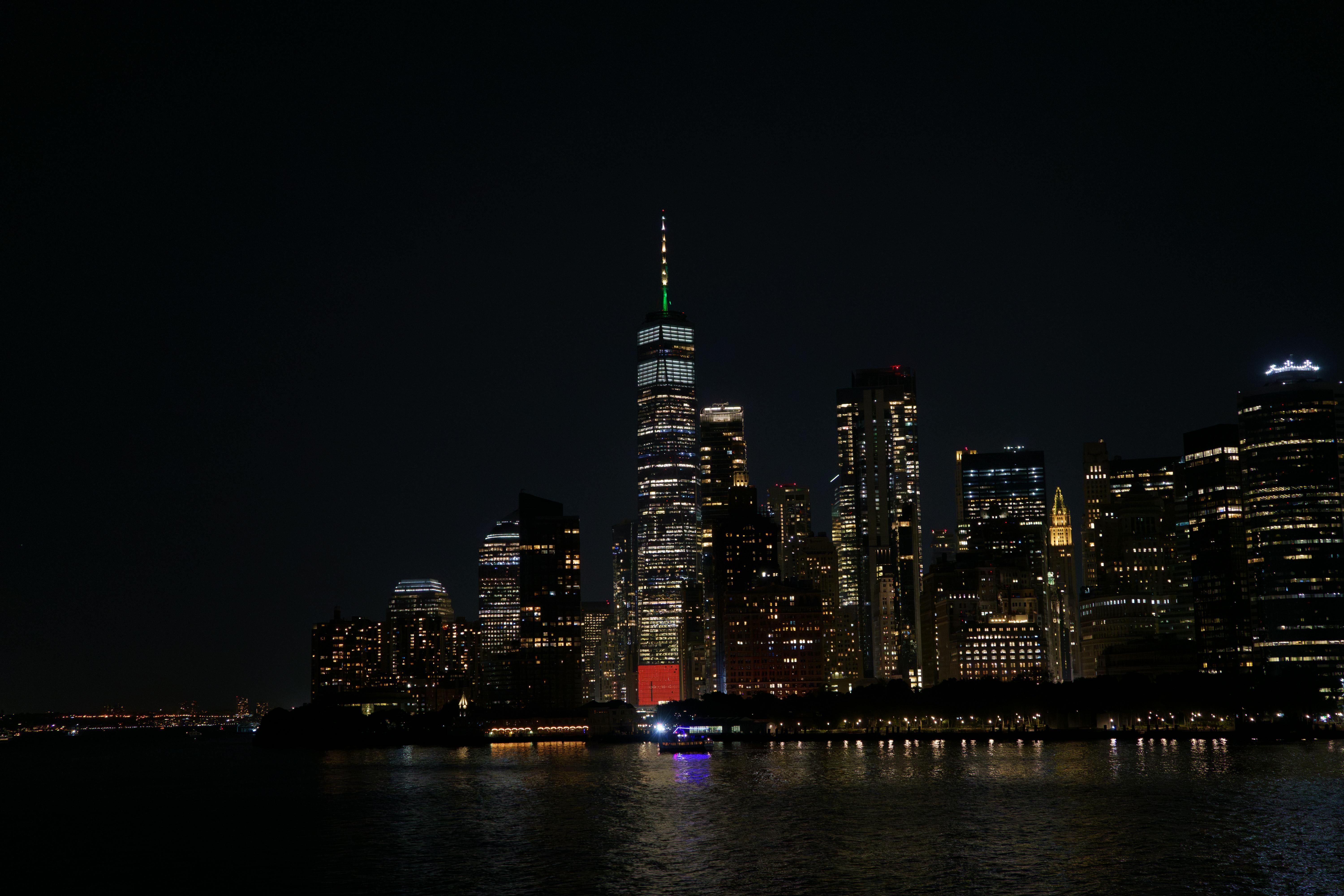 manhattan with one world trade center at night