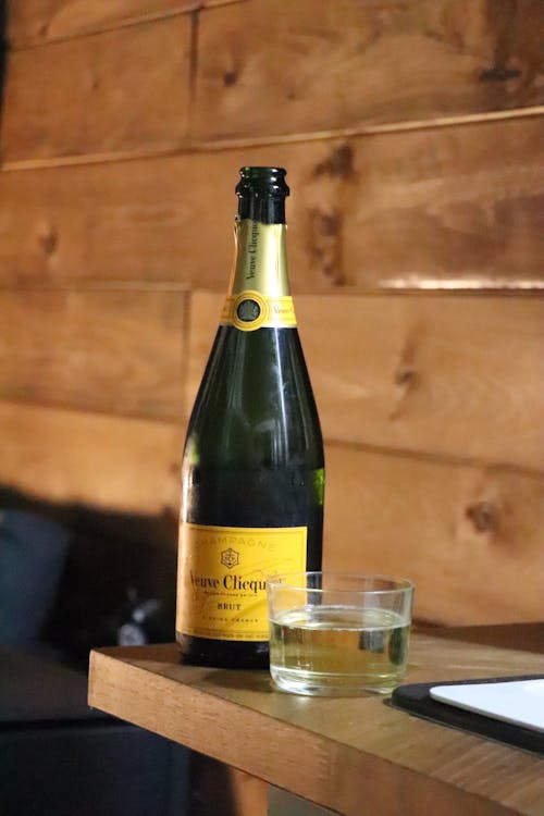 Foto profissional grátis de álcool, cabana, champagne