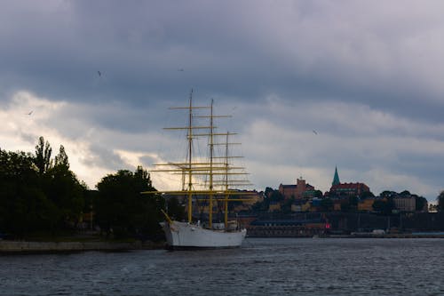 Derelict - Abandoned Ship