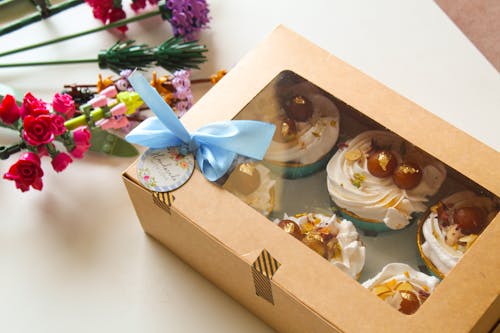 cupcake, gulab jamun cupcakes, paketlenmiş kek içeren Ücretsiz stok fotoğraf