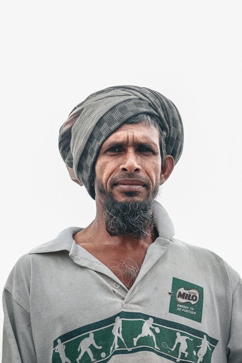 Безкоштовне стокове фото на тему «борода, вертикальні постріл, індійський чоловік»