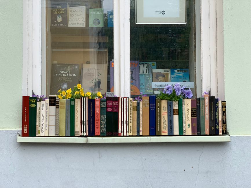 Visit to Rahva Raamat Vanalinn Independent Bookstore