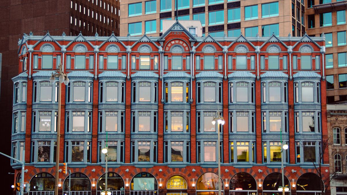 How to Enter Holiday Giveaways in Saint Paul, Minnesota Without Scams