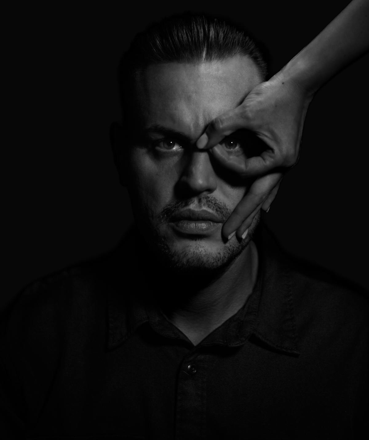 A Male Model With Sute Photos, Download The BEST Free A Male Model With