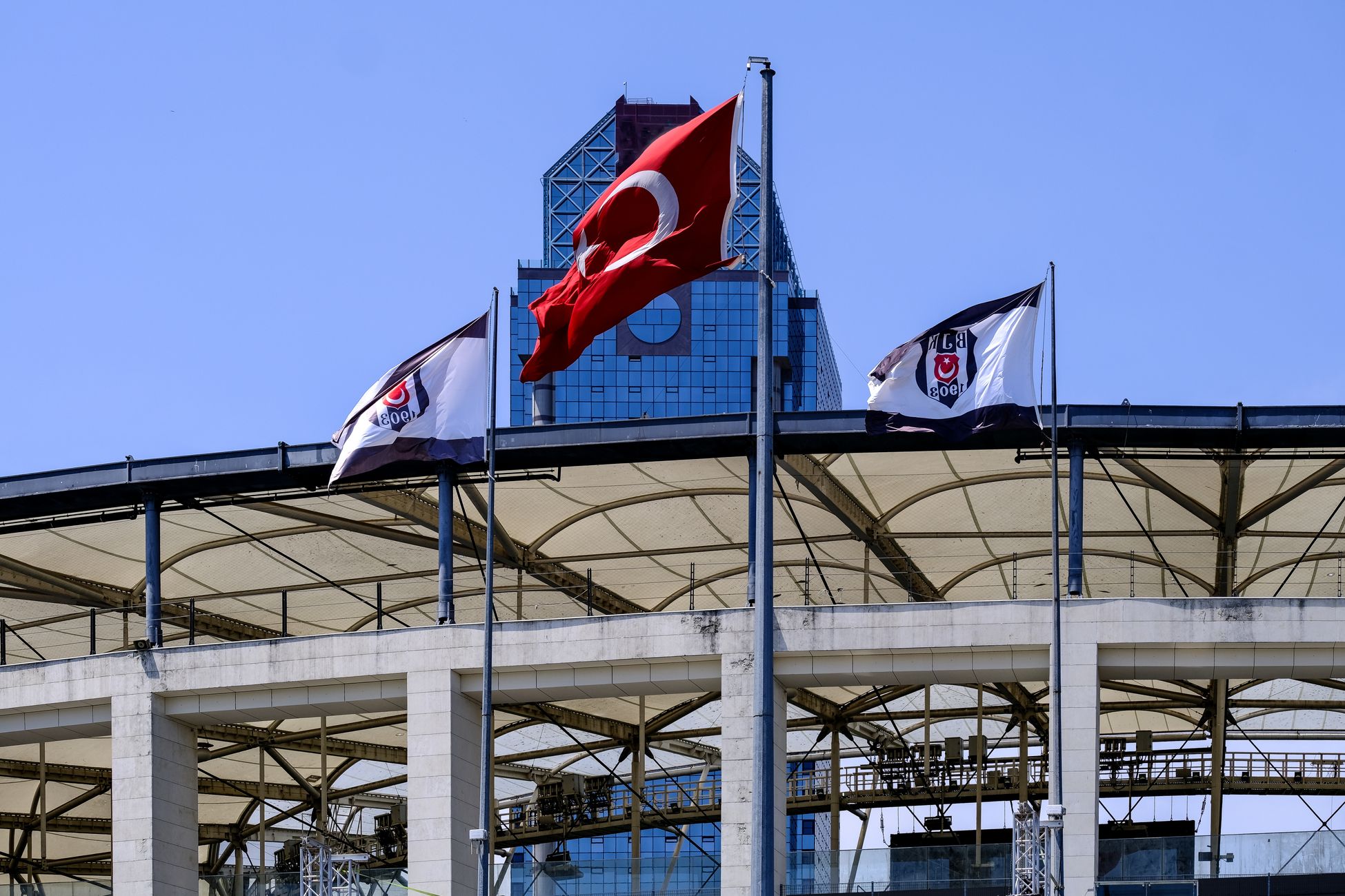 Voorzitter Fenerbahçe krijgt 2,5 jaar cel voor gokschandaal