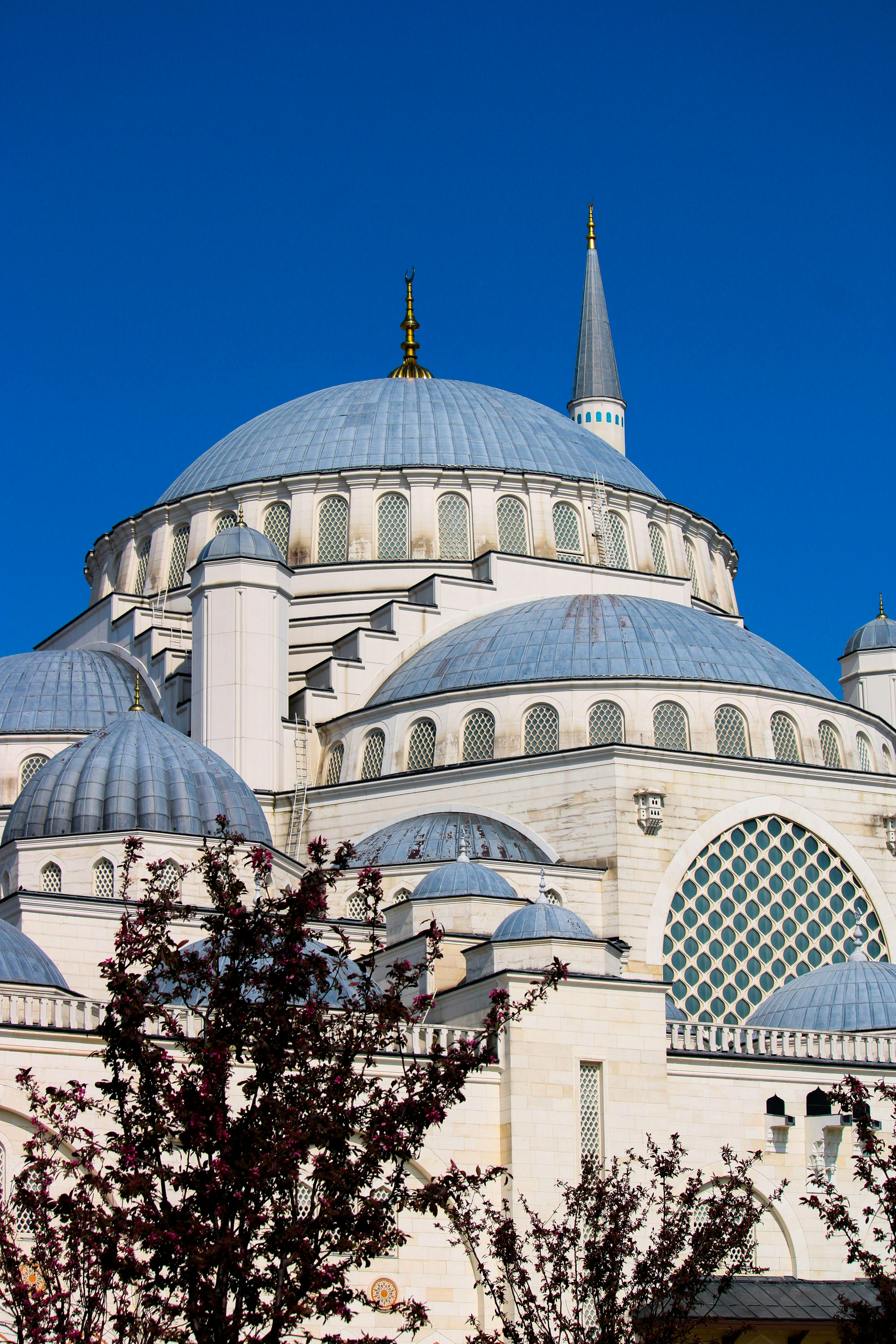 Camlica Mosque in Istanbul · Free Stock Photo