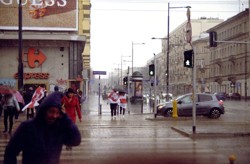 aleje jerozolimskie, 傾盆大雨, 城市 的 免费素材图片