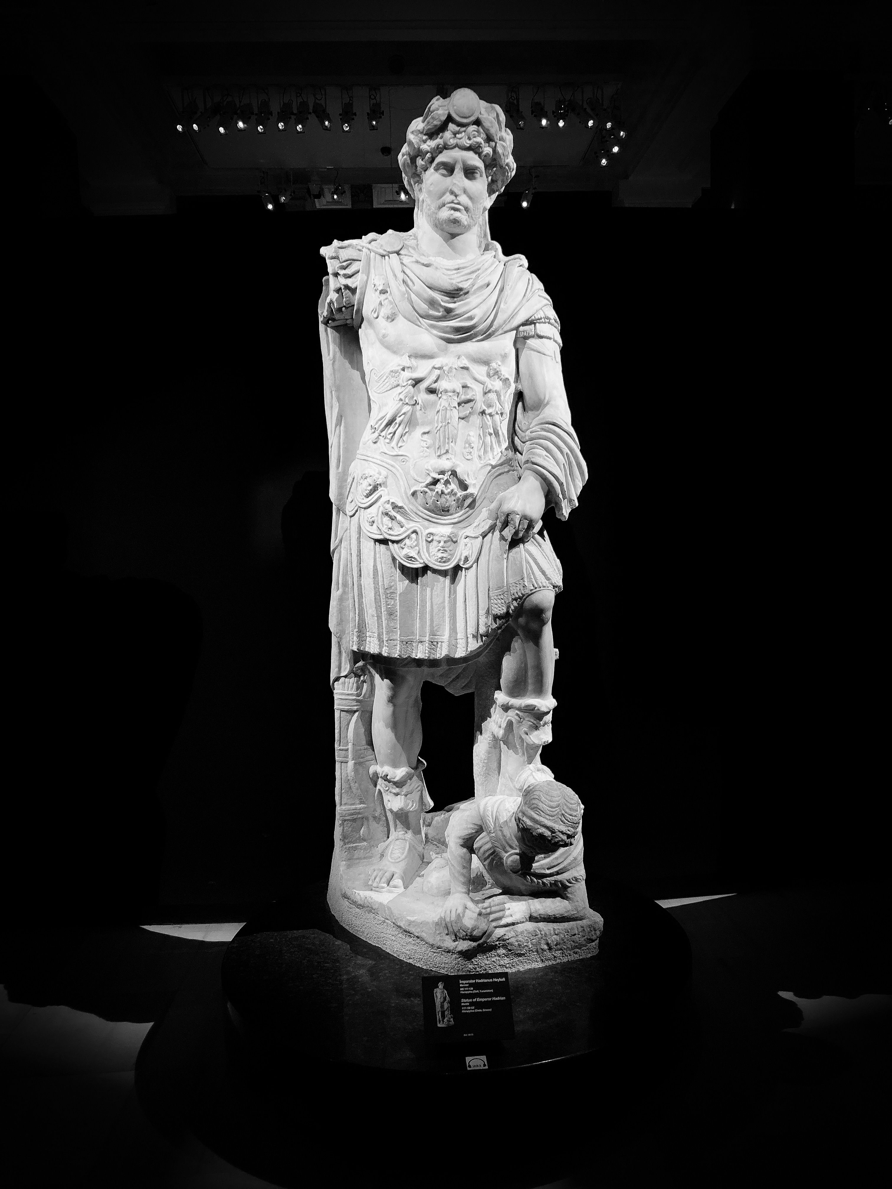 An Ancient Sculpture in Black and White · Free Stock Photo