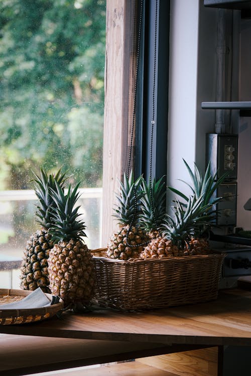 ananaslar, cam, camlar içeren Ücretsiz stok fotoğraf