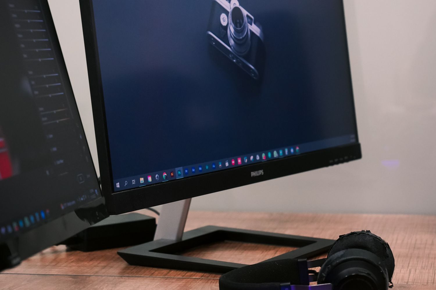 Computer Monitor Wall Pc Monitors Photos, Download The BEST Free Pc Monitors Stock Photos ...